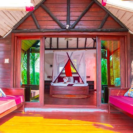 Ampazony Oasis Lodge Mahajanga Eksteriør billede