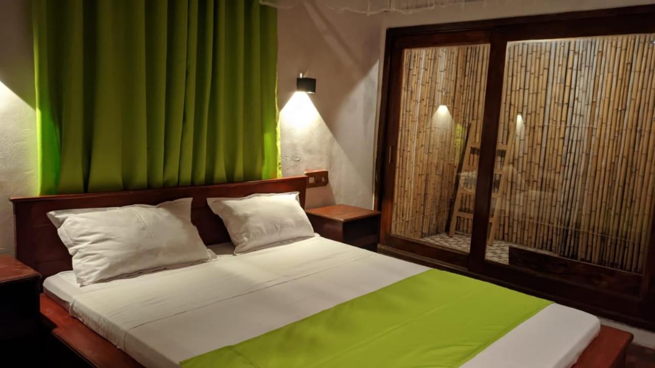 Ampazony Oasis Lodge Mahajanga Eksteriør billede