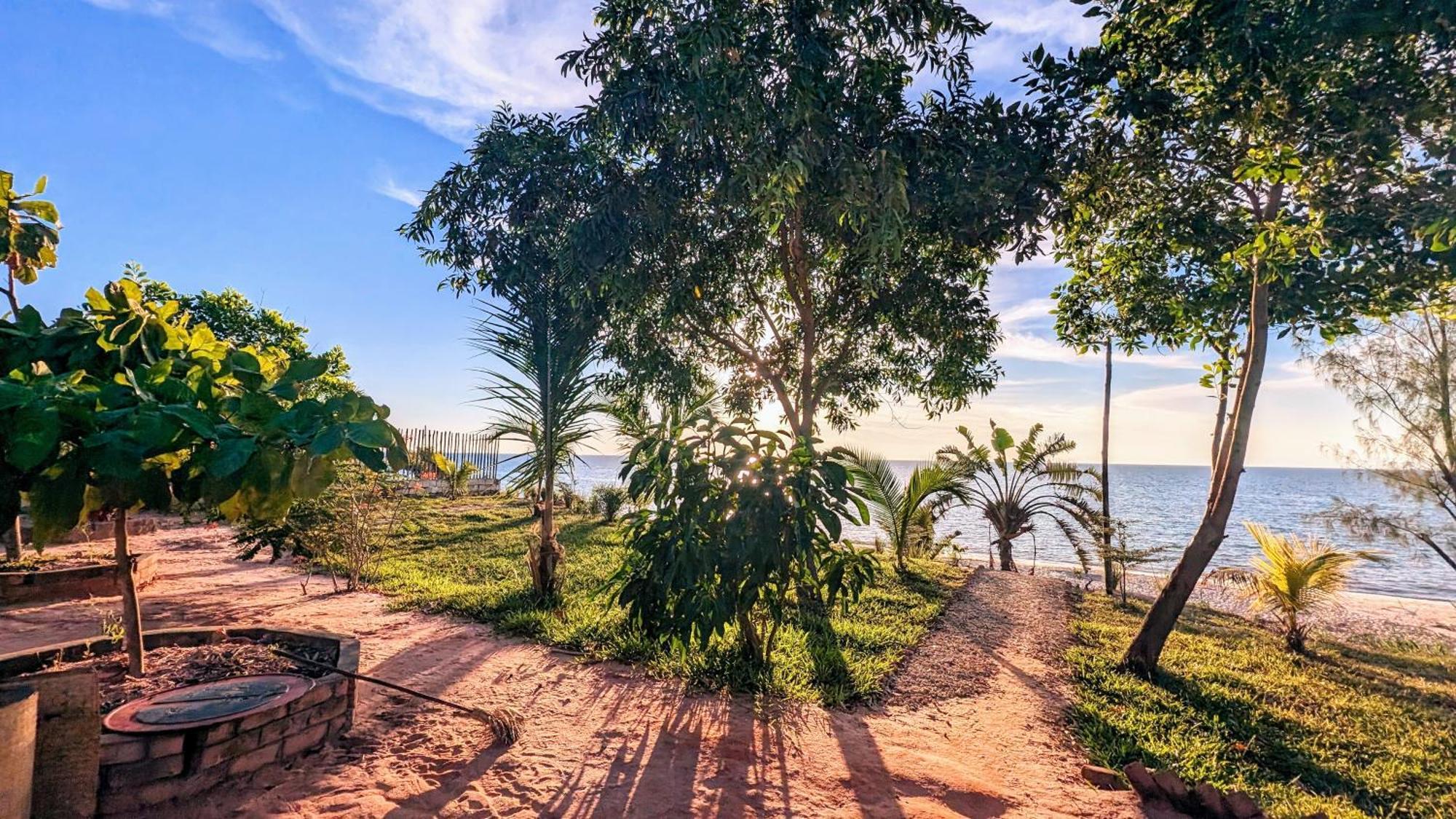 Ampazony Oasis Lodge Mahajanga Eksteriør billede
