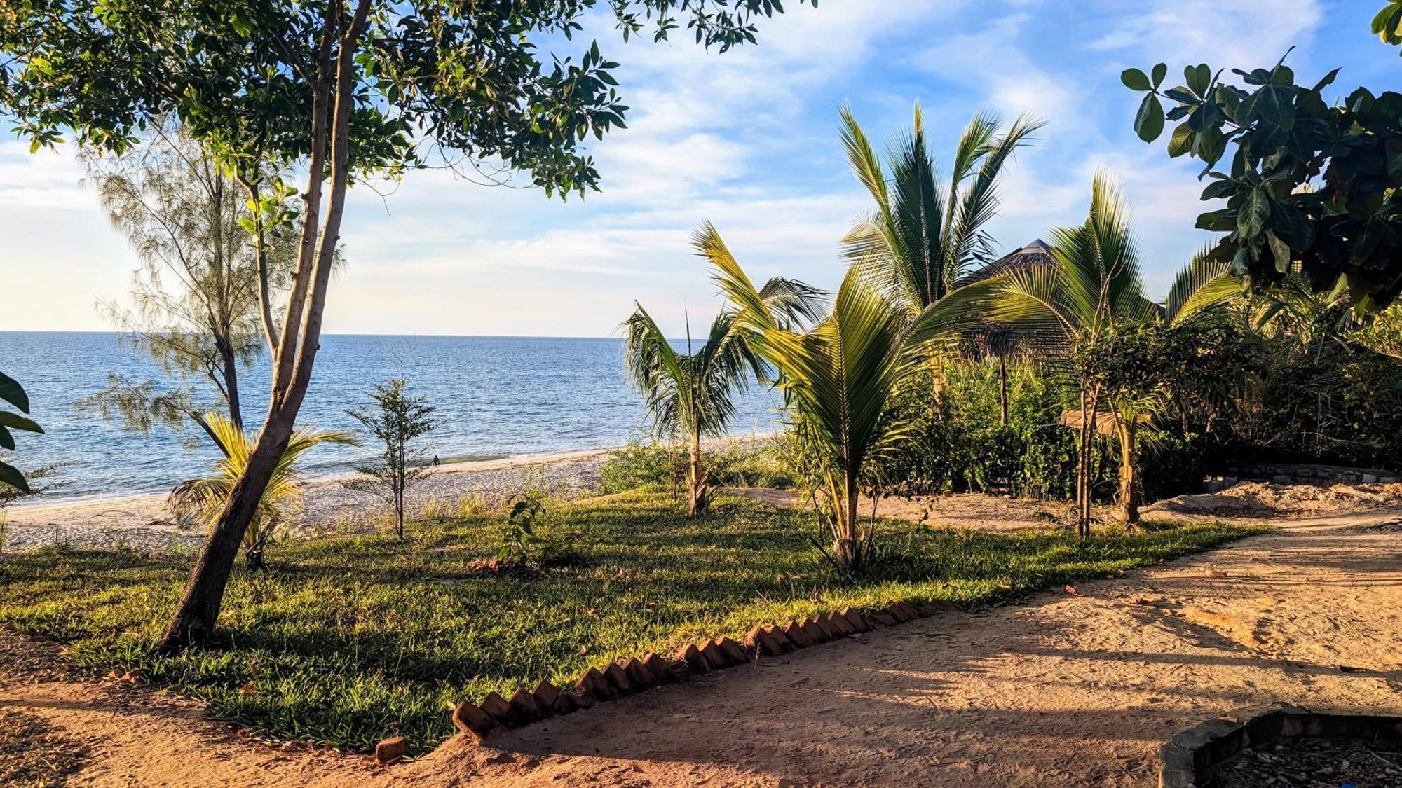 Ampazony Oasis Lodge Mahajanga Eksteriør billede