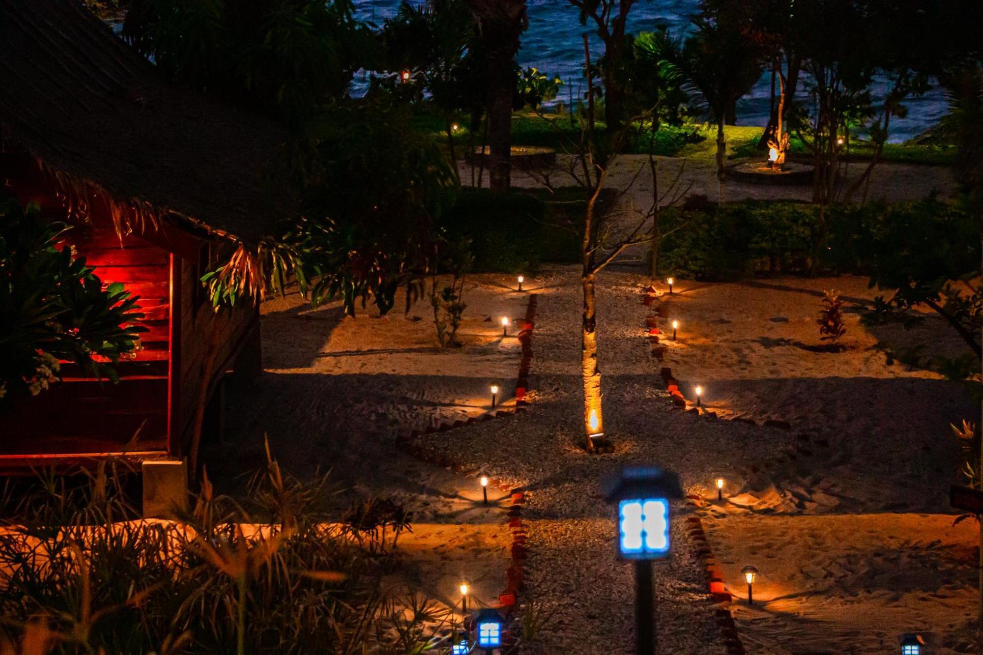 Ampazony Oasis Lodge Mahajanga Eksteriør billede