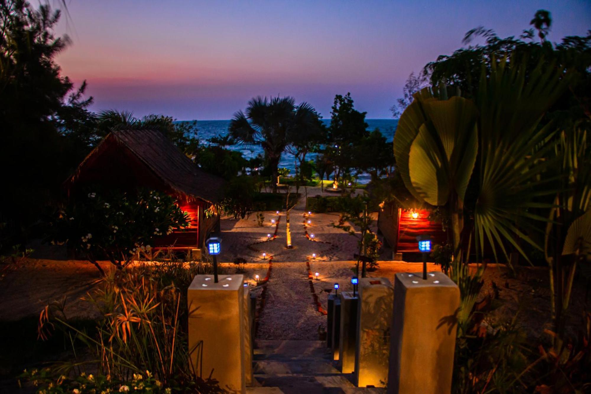 Ampazony Oasis Lodge Mahajanga Eksteriør billede