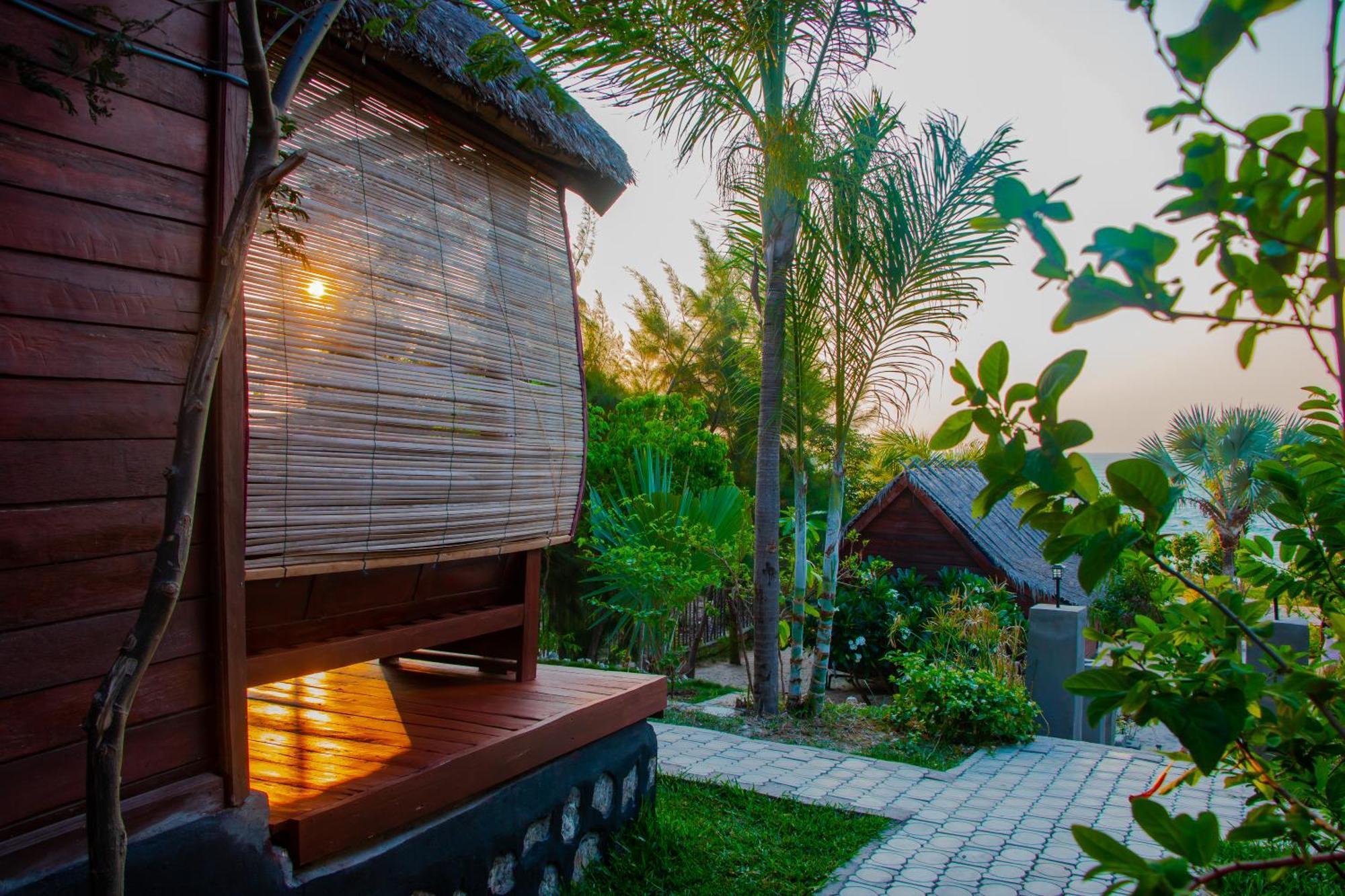 Ampazony Oasis Lodge Mahajanga Eksteriør billede