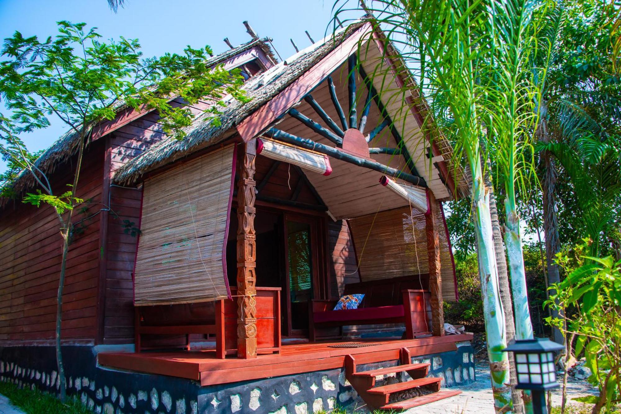 Ampazony Oasis Lodge Mahajanga Eksteriør billede